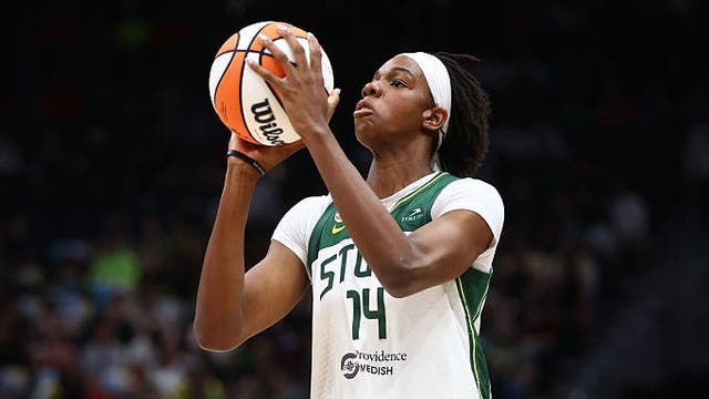 Dominique Malonga's 26 points help Seattle Storm snap 11-game skid in 97-88 win over Sky