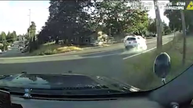 Stolen Mercedes chase through SeaTac and Tukwila, WA caught on video
