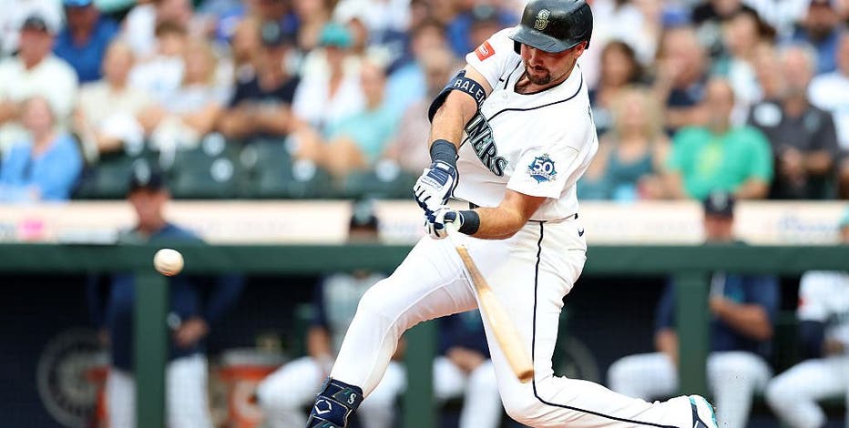 Cal Raleigh homers in fourth straight at-bat, Seattle Mariners beat Phillies 4-1