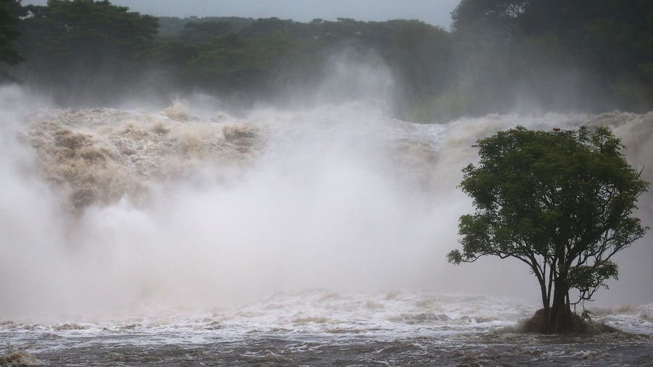 wailuku fiver flood waters