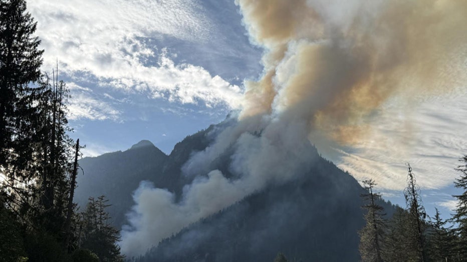 Luna Fire burning in North Cascades National Park in WA