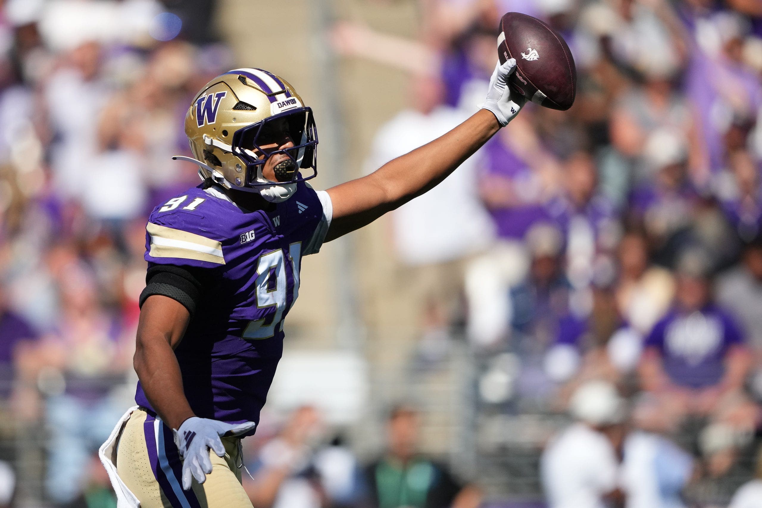 How to watch UW Huskies vs Utah State