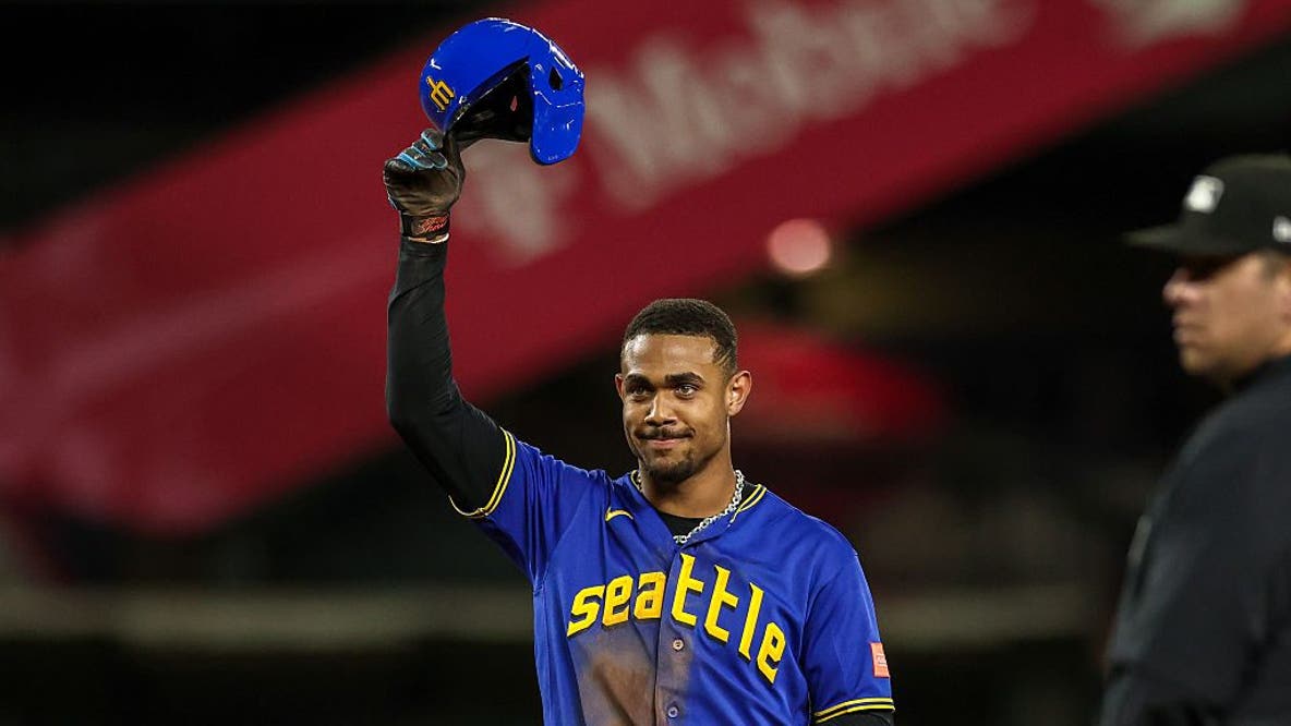 Julio Rodríguez sets MLB mark, but Seattle Mariners lose 7-4 to Athletics