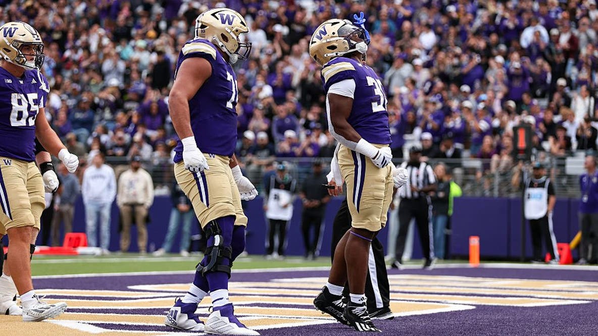 No. 19 Washington survives sluggish effort in 16-14 win over Utah State
