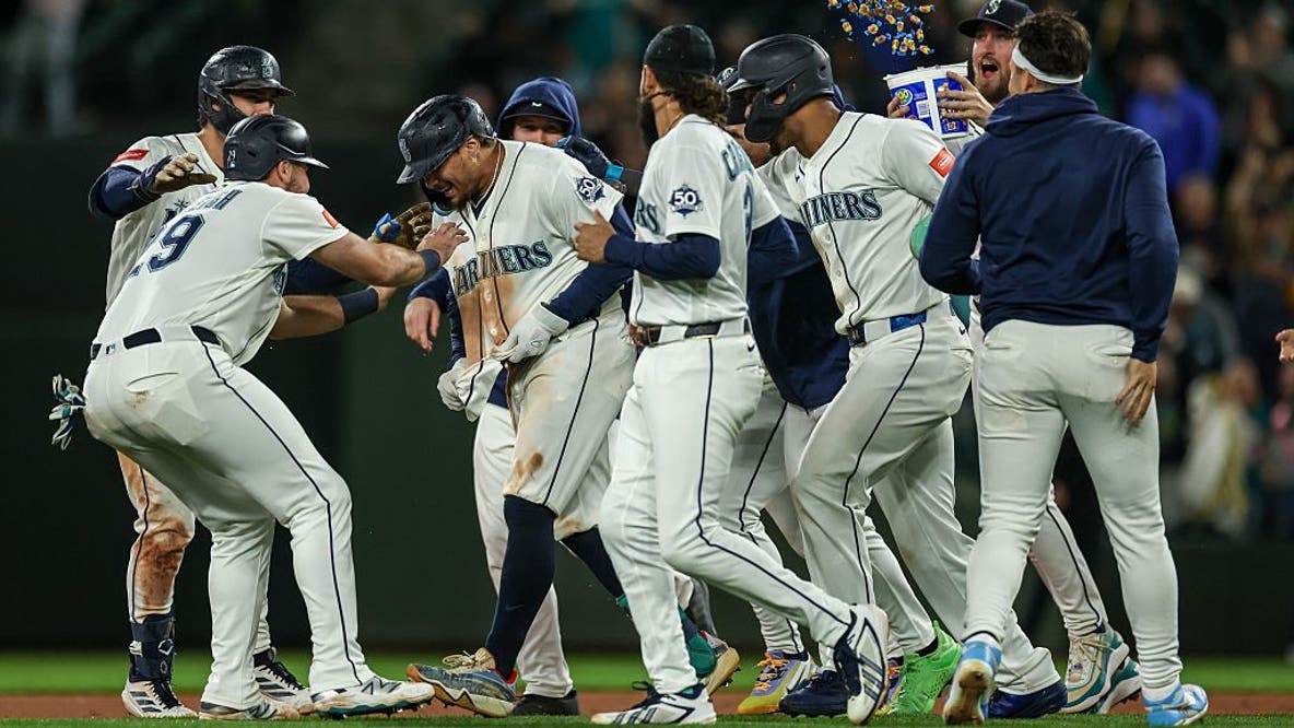 Josh Naylor walk-off single in 10th gives Seattle Mariners 6-5 win over Astros to avoid playoff elimination
