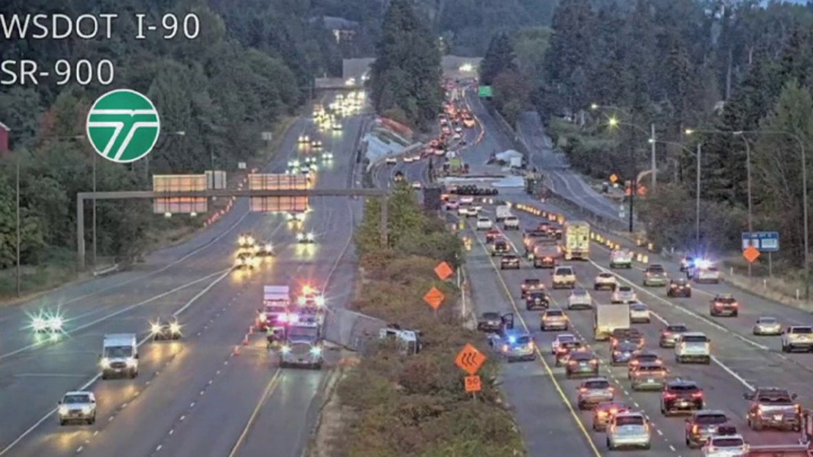 Semi-truck crash on I-90 causes traffic delays near Issaquah, WA