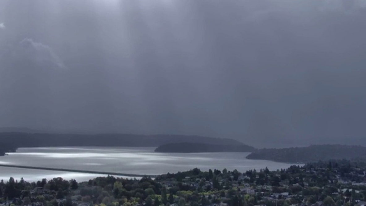 LIVE: Wind, storms hit Seattle area as weather alert issued