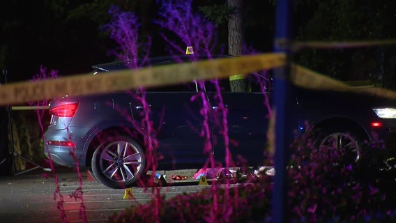Kent, WA police searching for suspects after fatal park and ride shooting