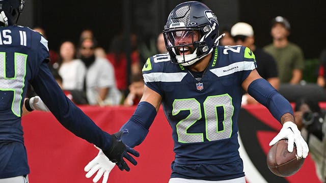 Sam Darnold to play for Seattle Seahawks; Julian Love out with calf injury