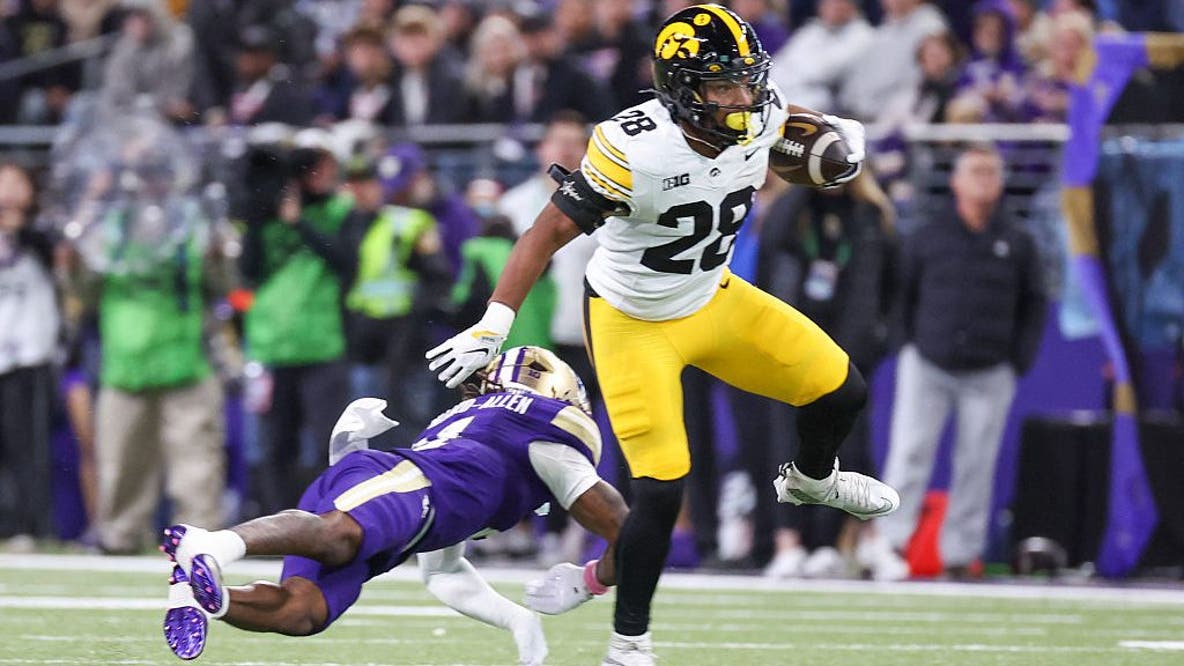 Washington Huskies thumped in 41-24 loss to No. 20 Iowa