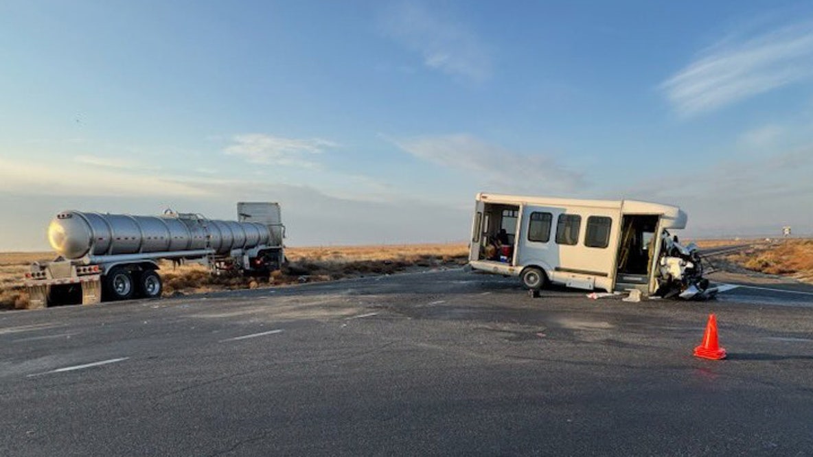 11 injured in SR 24 work bus crash in Grant County, WA