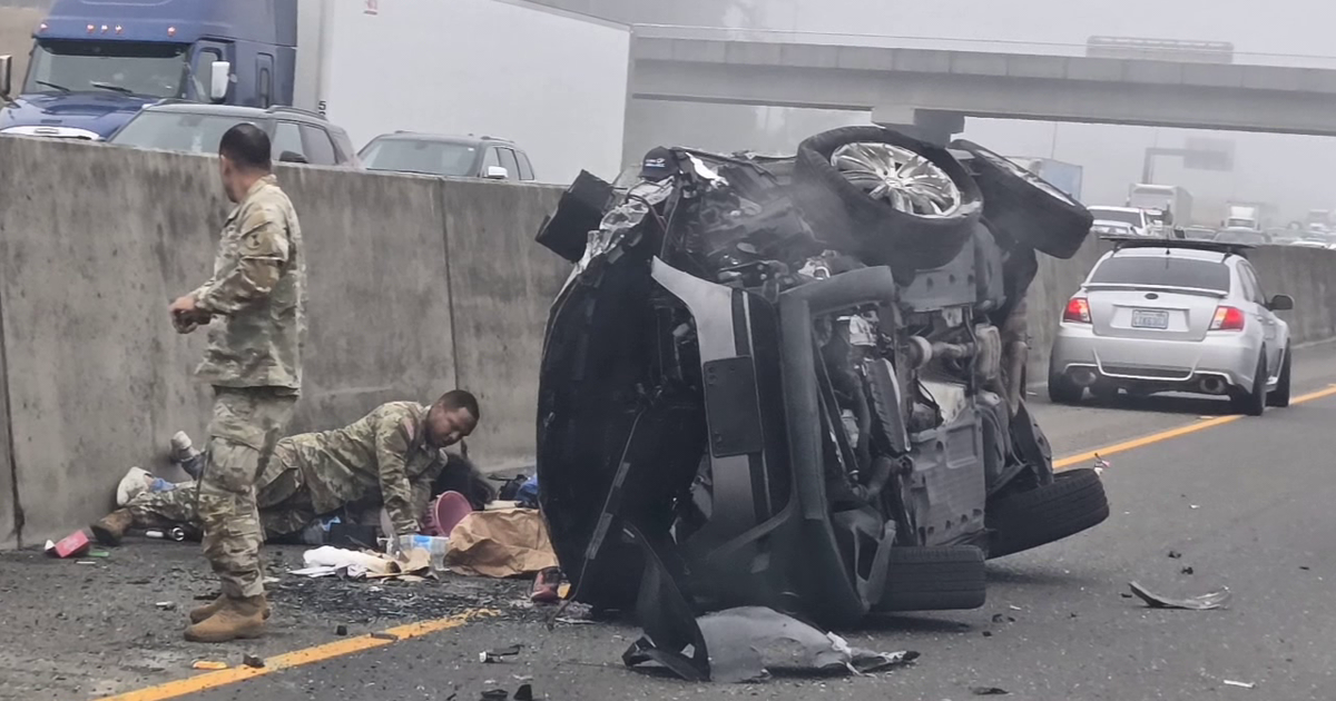I-5서 사고 낸 엄마, 딸들 흉기로 찌르려다…JBLM 군인들이 제압