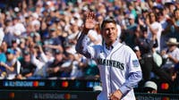 WSU honors Seattle native, former Mariner John Olerud with statue