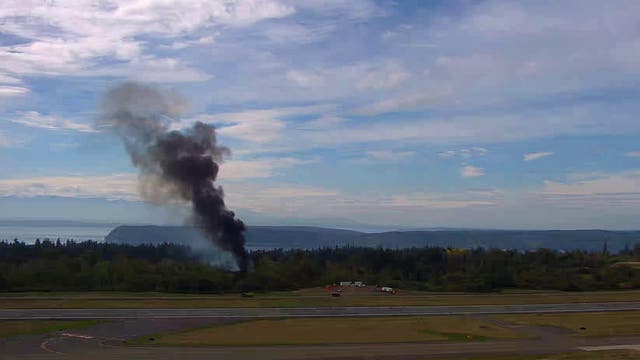 1 dead in small airplane crash at WA's Paine Field