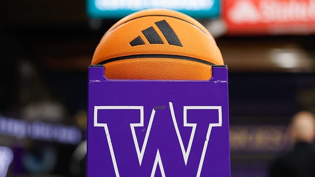 Washington hires Nick Koop as men's basketball voice