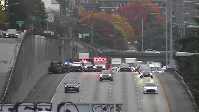 Seattle traffic: Multi-vehicle crash, rollover blocks northbound I-5 near Denny Way
