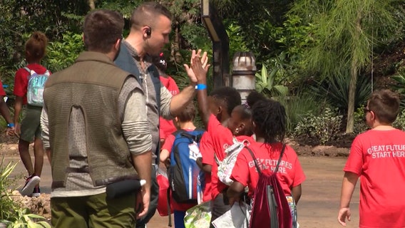 Florida's Boys & Girls Club get a sneak peak at 'Star Wars: Galaxy's Edge'