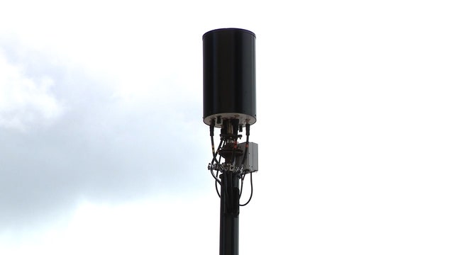 Cities take aim at wireless technology law
