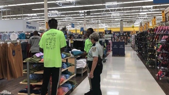Seminole County deputes take 300 kids on back-to-school shopping spree
