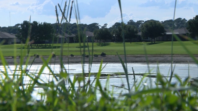 Lake disappears in Florida community