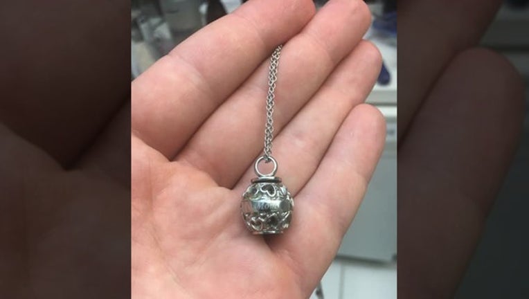 84b51036-necklace for web_1559048504008.png-402429.jpg