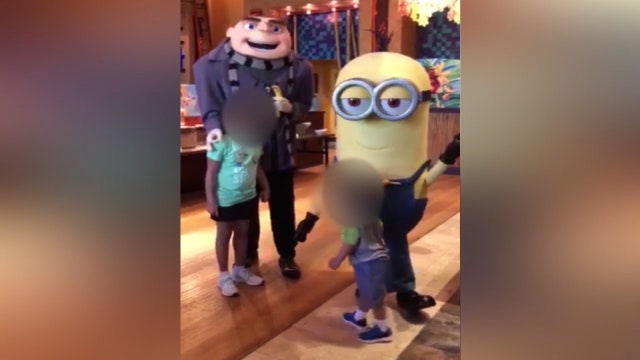 Family finds offensive gesture in photo taken at Universal Orlando