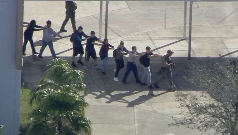 b6d46b1a-SkyFOX_video__Parkland_school_shooting_0_20180214205209-401385-401385