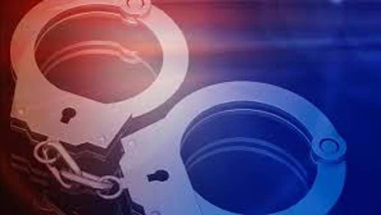 handcuffs_1444577974483_345240_ver1.0.jpg