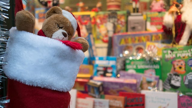 10-year-old's pricey Christmas list goes viral via Twitter
