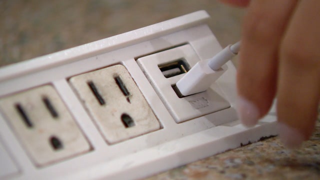 'Juice jacking': Be careful using public USB chargers, authorities warn