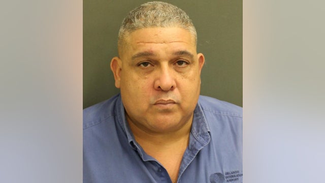 Police: Orlando Airport worker took bribes so illegal taxis could pick up passengers