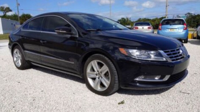 Brevard deputies searching for suspects who hit deputy with stolen car