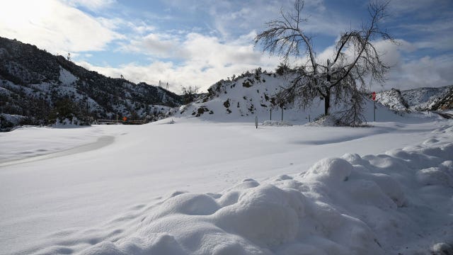 Winter storm to bring heavy snow, freezing rain across much of US, National Weather Service says