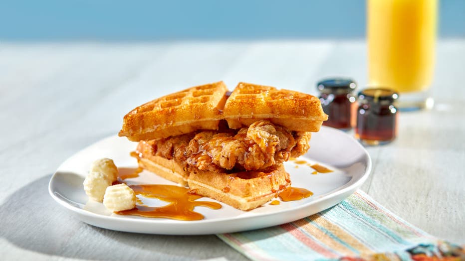01_Pier-8-Market-Chicken-and-Waffles-1024x683.jpg