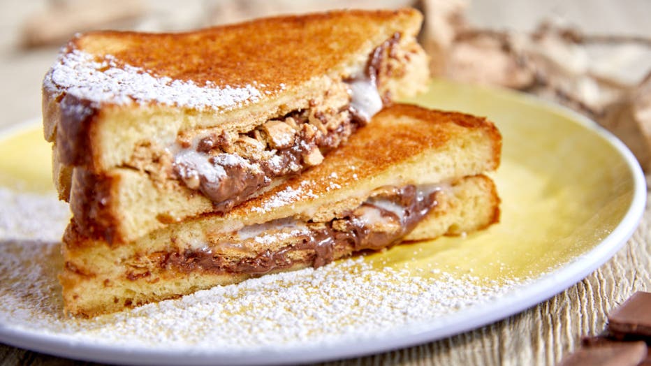 09_Pier-8-Market-Ginger-Flavored-Bread-with-Chocolate-and-Marshmellow-1024x683.jpg