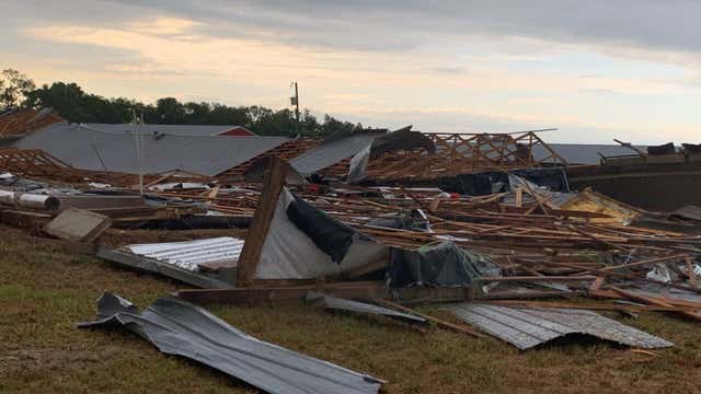 Possible tornado tears through Suwannee County