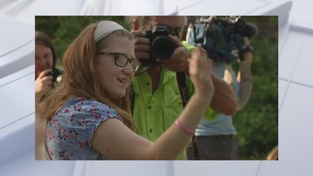 Parade held for high school senior with terminal illness