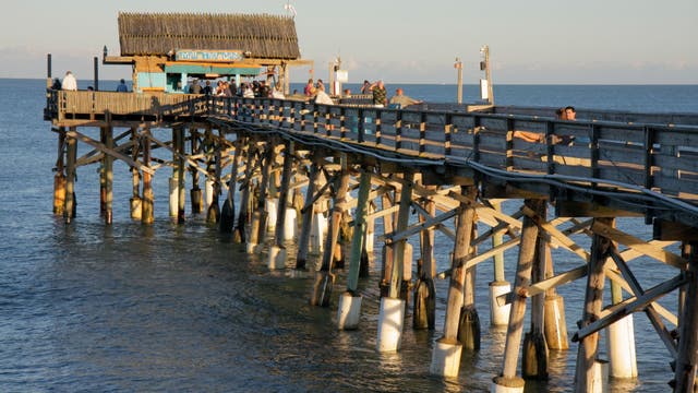 Cocoa Beach Pier requiring visitors to wear face masks