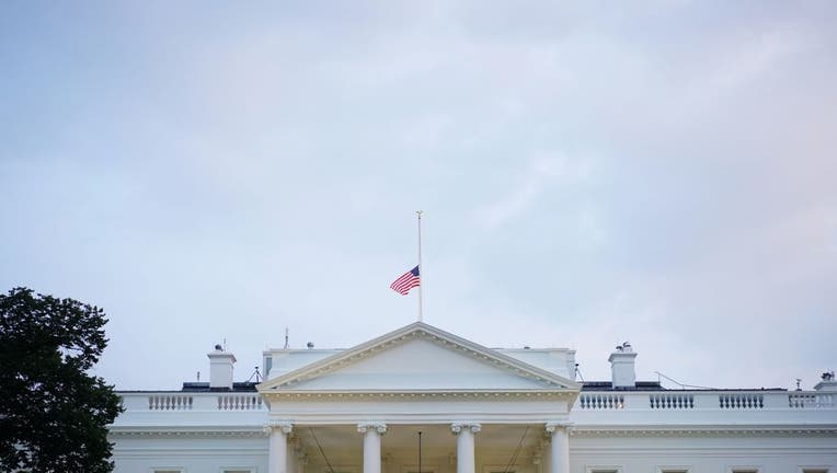 US-POLITICS-FLAG-WHITE-HOUSE