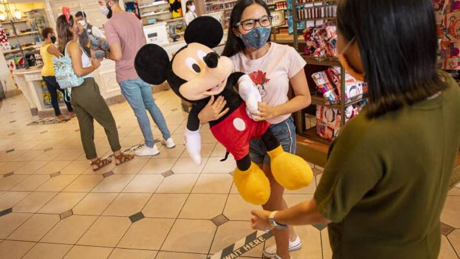 DISNEY-shopping.jpeg.jpg