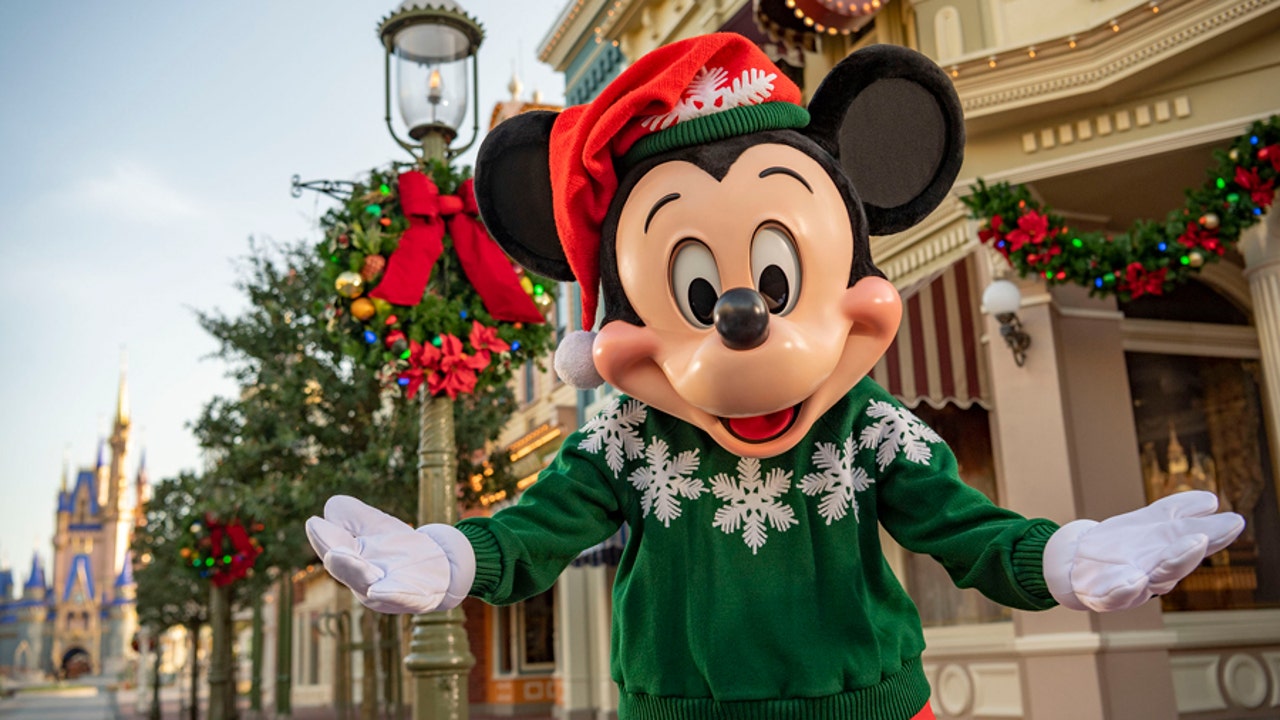 Disney World Mickey'S Christmas Party 2025 Lok Letta Laetitia