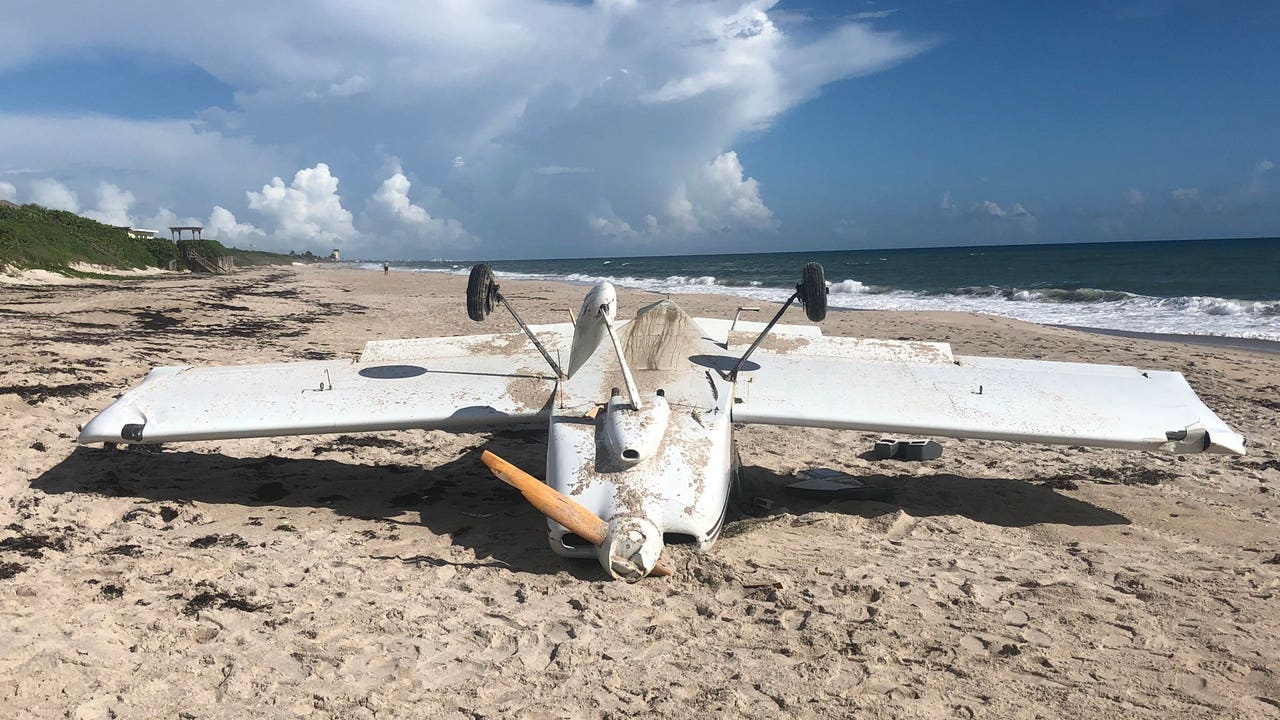 1 injured in 'experimental aircraft' crash on Melbourne Beach