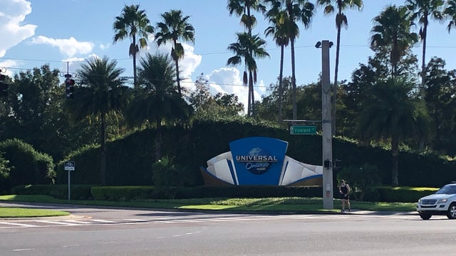 Theme park experts weigh in on Phase 3 of reopening