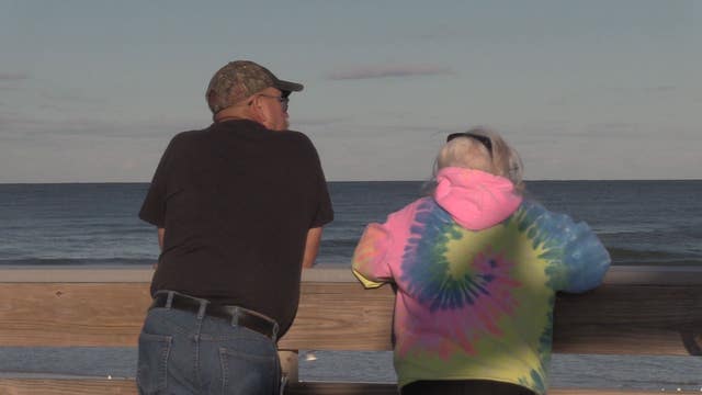 Christmas at the beach: Cold front keeps crowds away