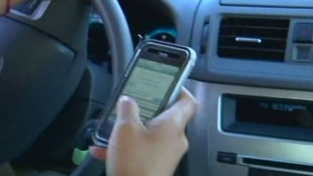 Florida lawmaker seeks 'hands free' cell use behind wheel