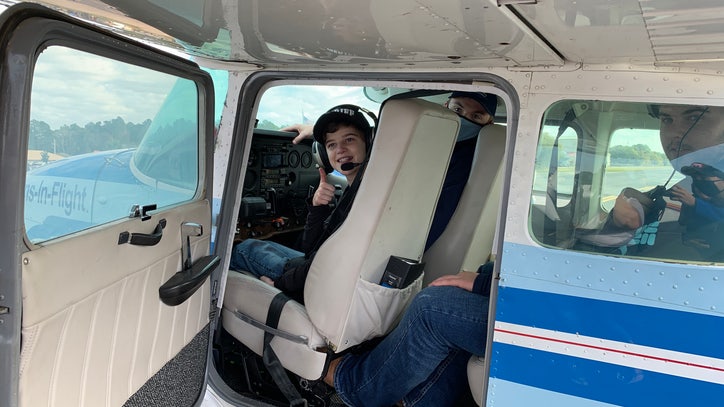 Terminally-ill Florida teen gets surprise private flight - Vimarsana News