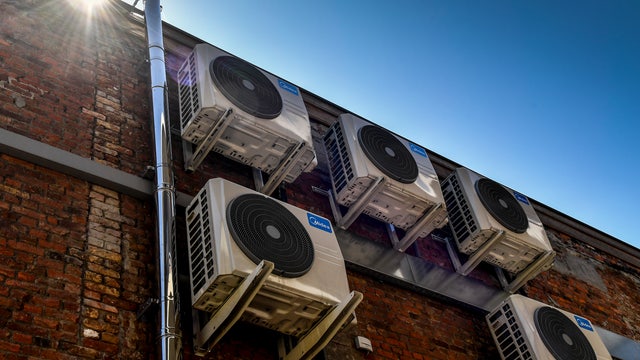 5 students, 1 adult taken to hospital after air conditioner at Florida school malfunctions