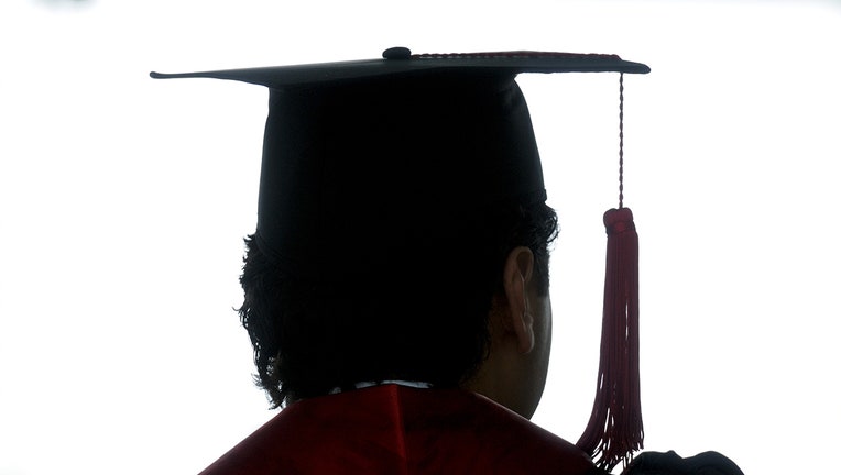 ffd057a9-GETTY graduation