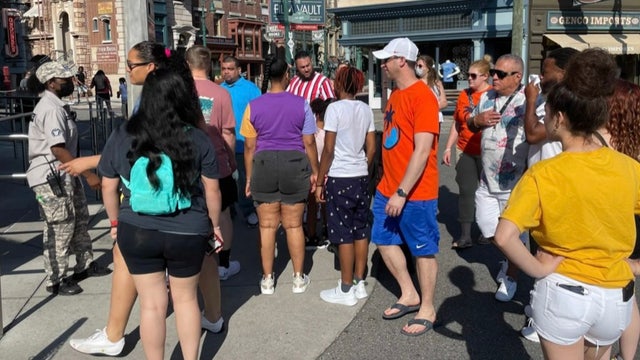 Universal Orlando guests stop wearing masks after policy change, photos show