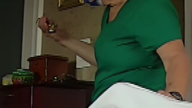 Police: Florida massage therapist steals from 76-year-old client